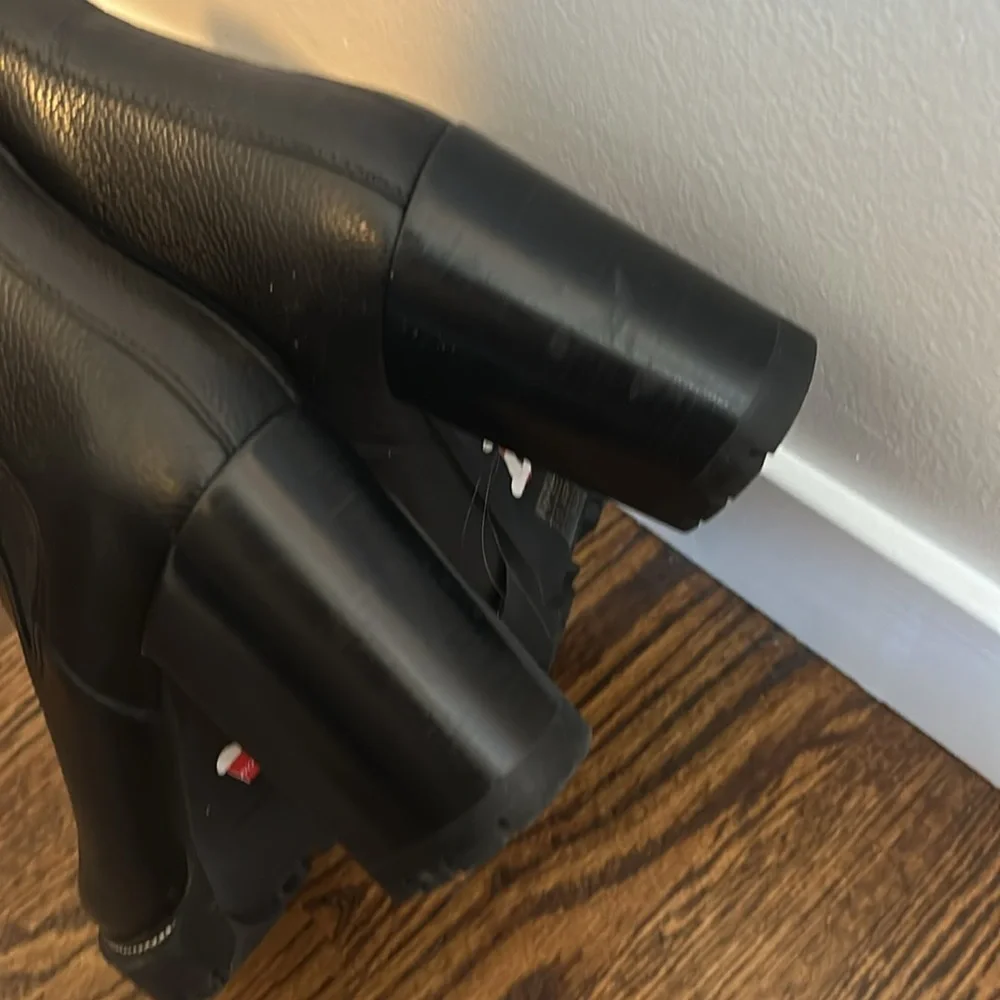 Boots - Picture 4 of 5